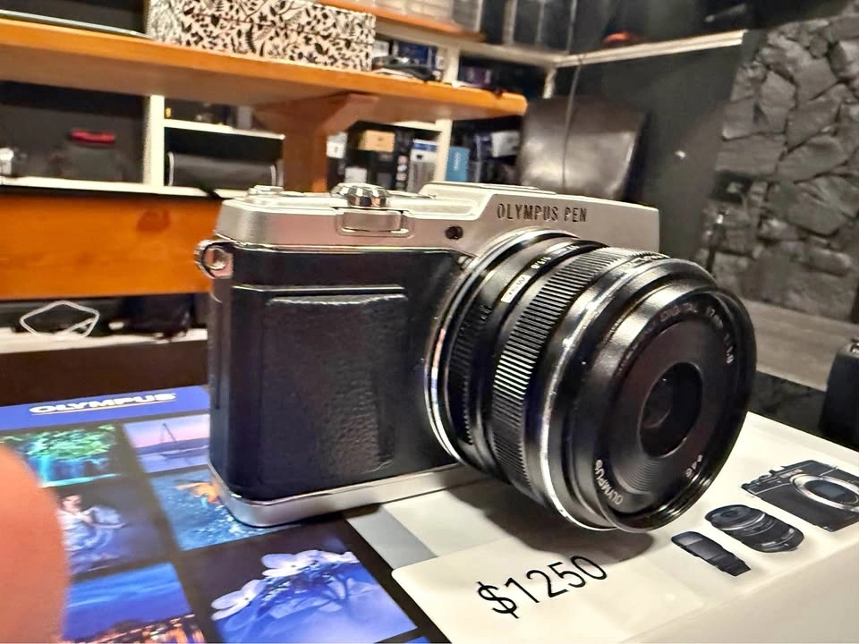 Olympus Pen EP5 kit with evf and prime lens