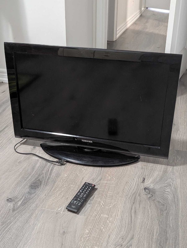 Toshiba 32C120U 32-inch LCD TV - photo 5