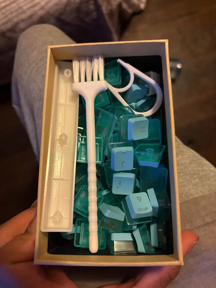 Womier K87 mechanical gaming keyboard (like new) +Extras image indicator(6)