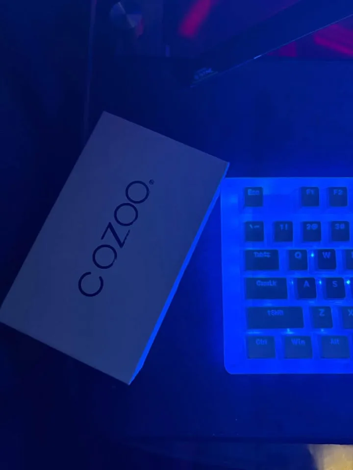 Womier K87 mechanical gaming keyboard (like new) +Extras image indicator(7)