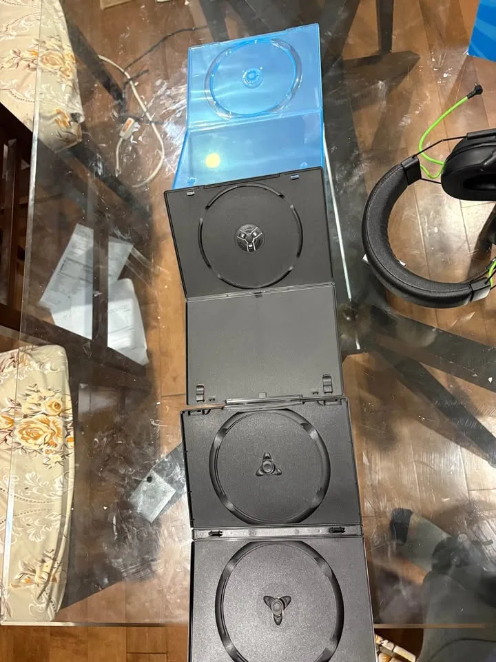 32 CD / DVD CASES EMPTY image indicator(2)