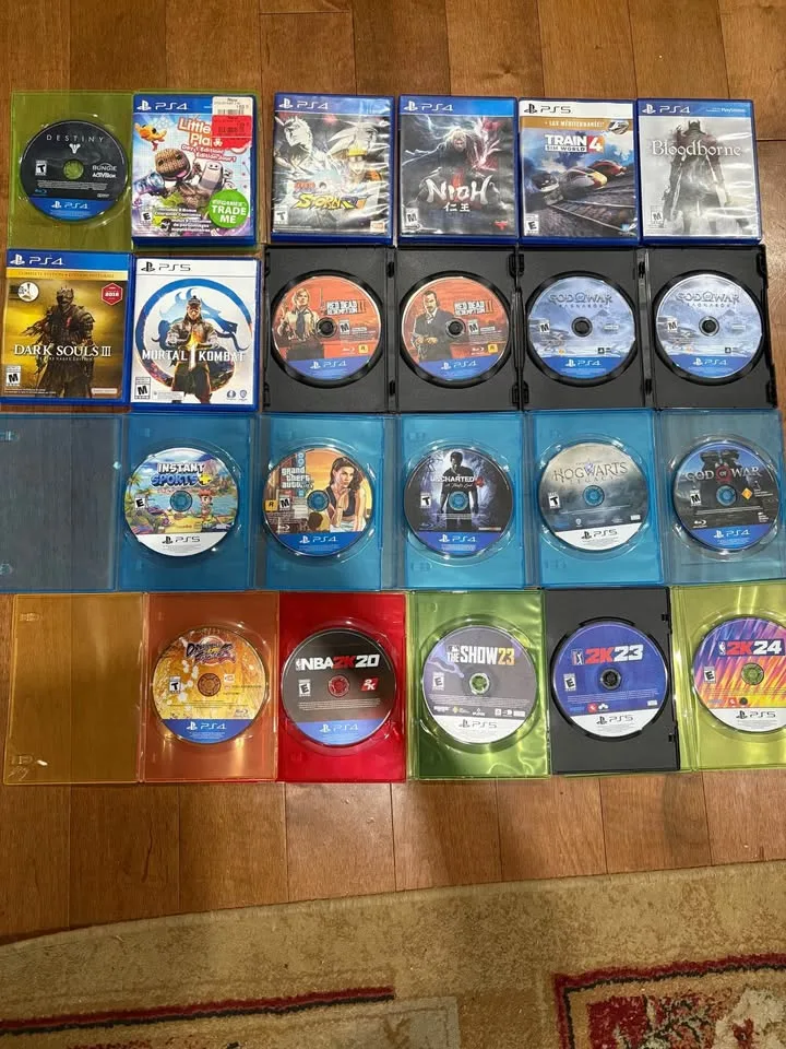 MINT PS5 BUNDLE (READ DESCRIPTION) image indicator(5)