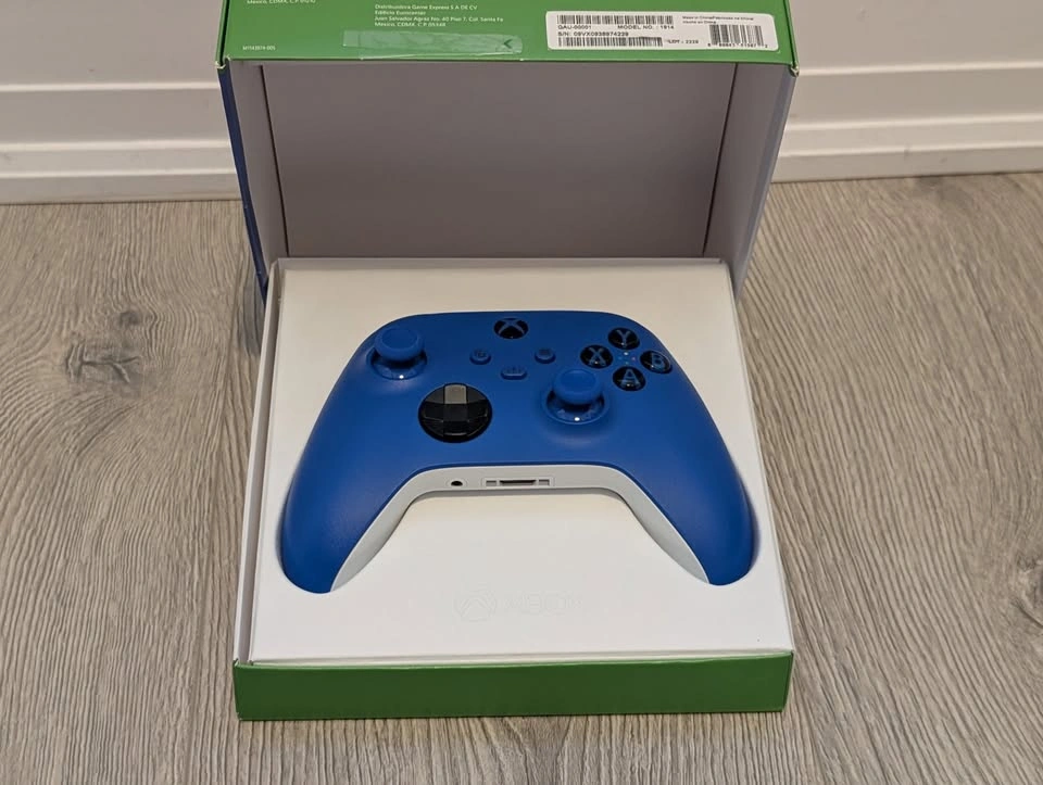 Xbox Controller & Dock - photo 3