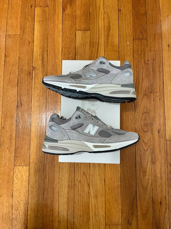 Kith 101 x New Balance 991V2 MiUK Moonrock - photo 2
