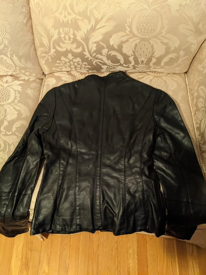 Cute Women's Faux Leather Guess Jacket - photo 2