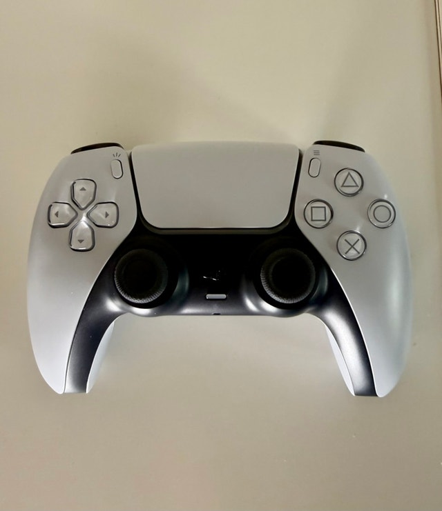 PS5 DualSense Controller