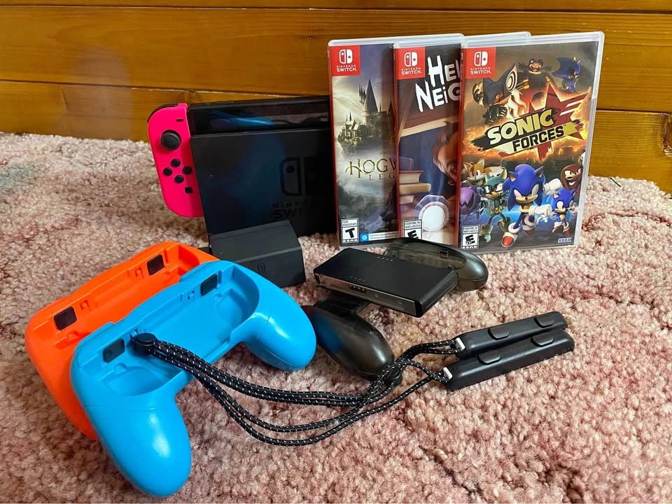 Nintendo Switch V2 Bundle + Hogwarts Legacy + Games
