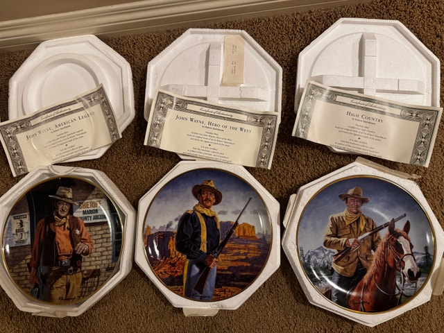John Wayne Royal Mint Collector Plates & display shelf - photo 2