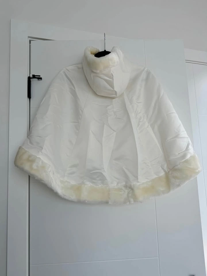 David’s Bridal Wedding Faux Fur Cape - Small - photo 2