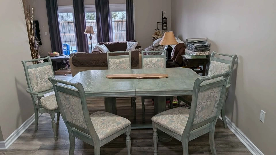 Dining Room Set - Unique Color, 6 Chairs, Extendable - photo 2