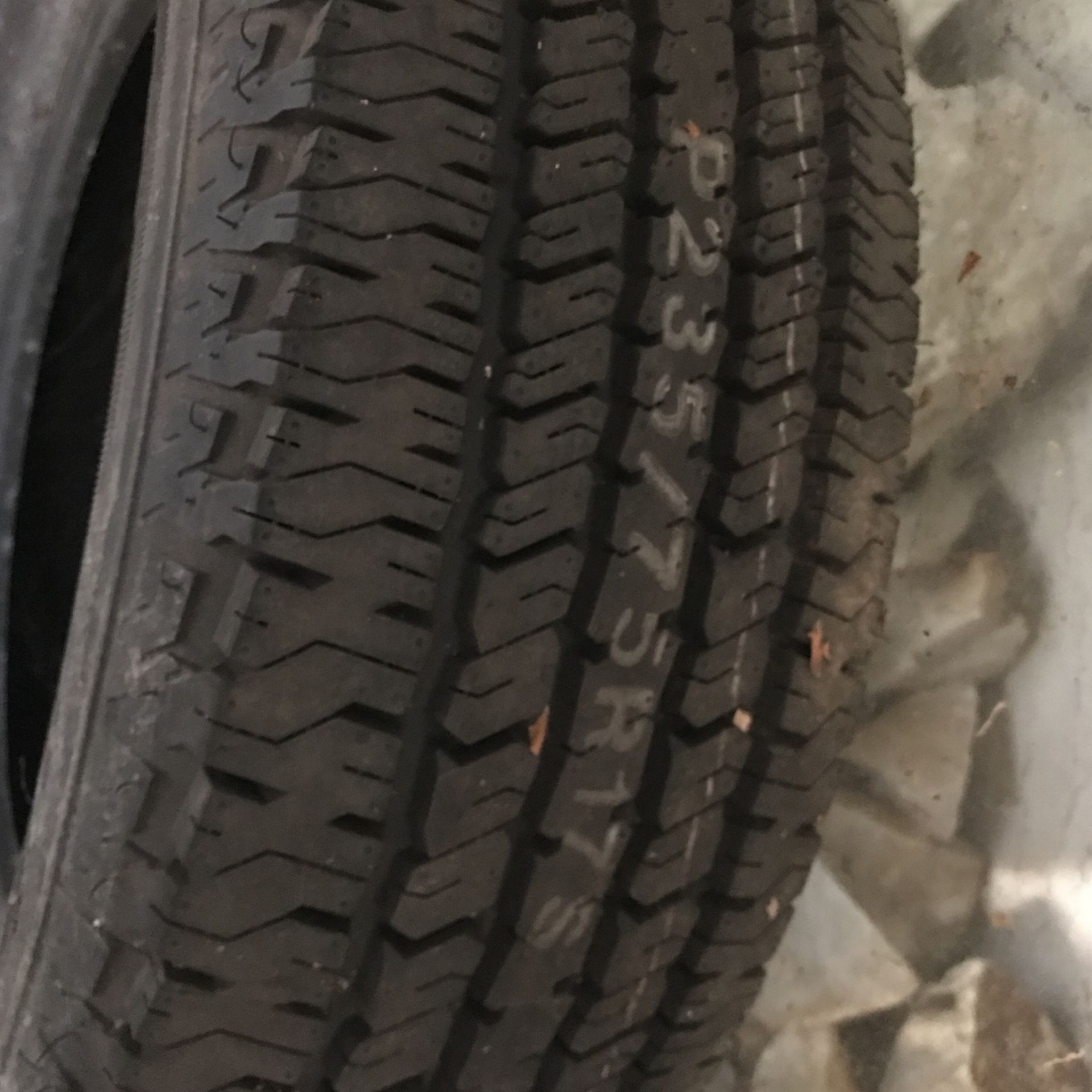 235 75 17