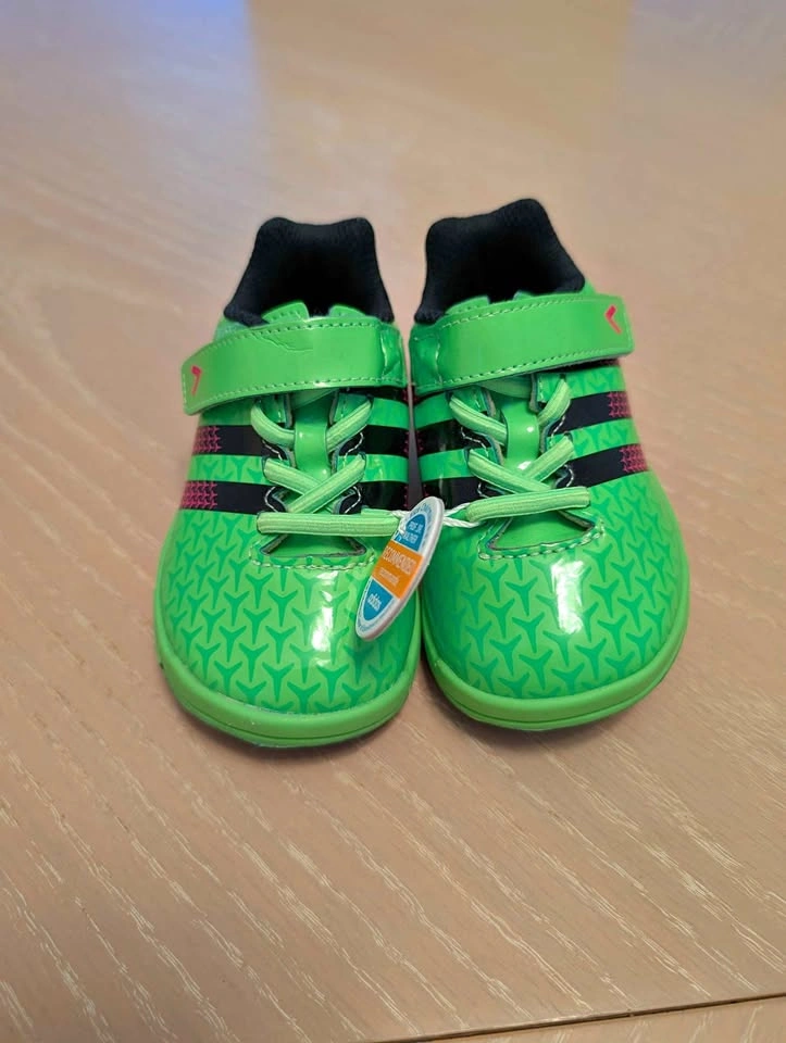 Toddler shoes size 5