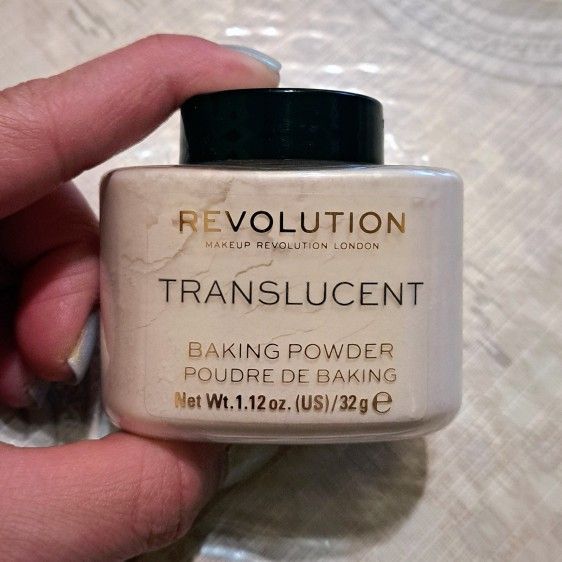 Makeup Revolution Translucent Baking Powder