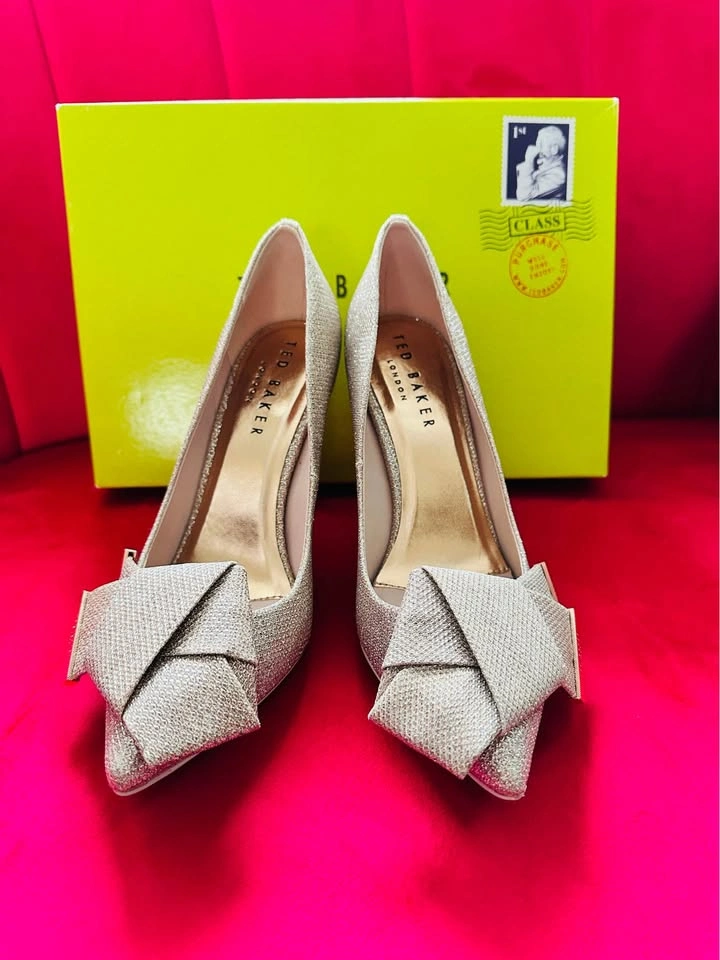 Ted Baker Flats – Gold Bow, Like New - photo 2