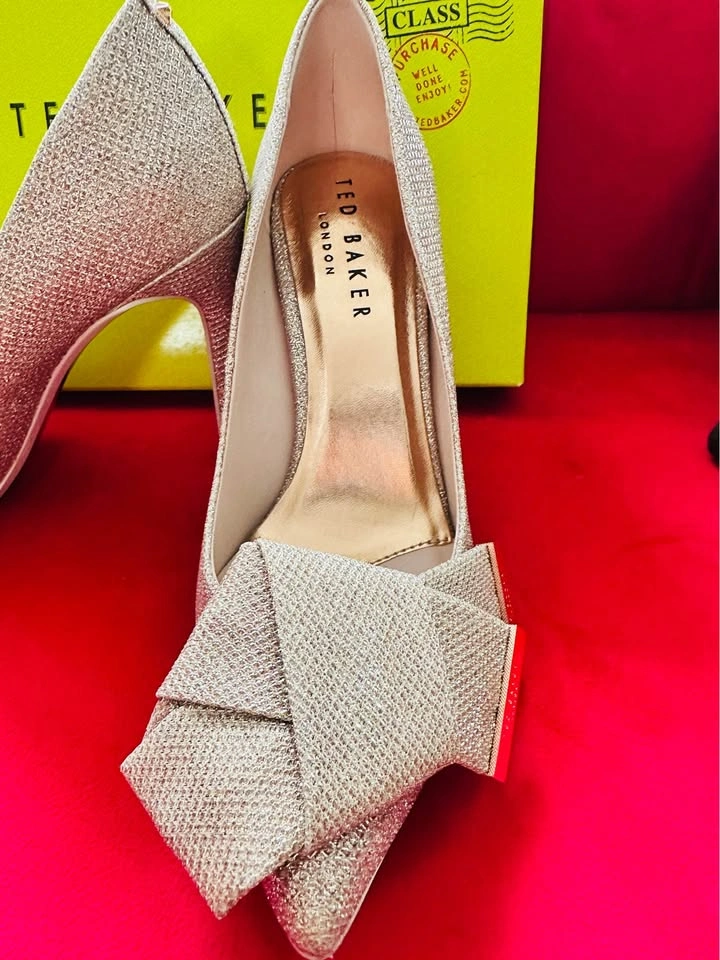 Ted Baker Flats – Gold Bow, Like New - photo 3