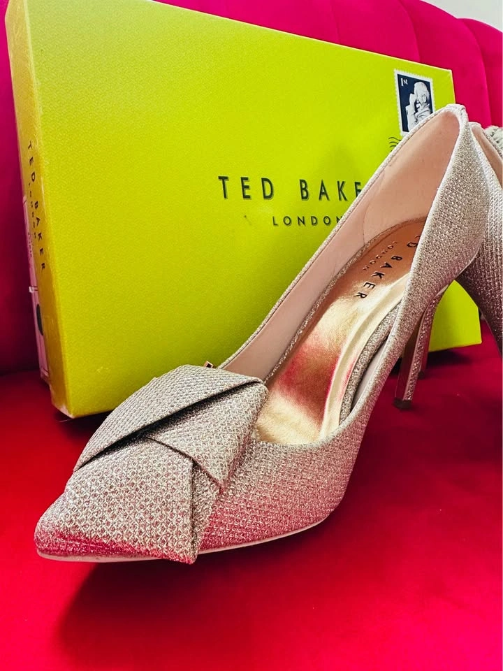 Ted Baker Flats – Gold Bow, Like New - photo 4