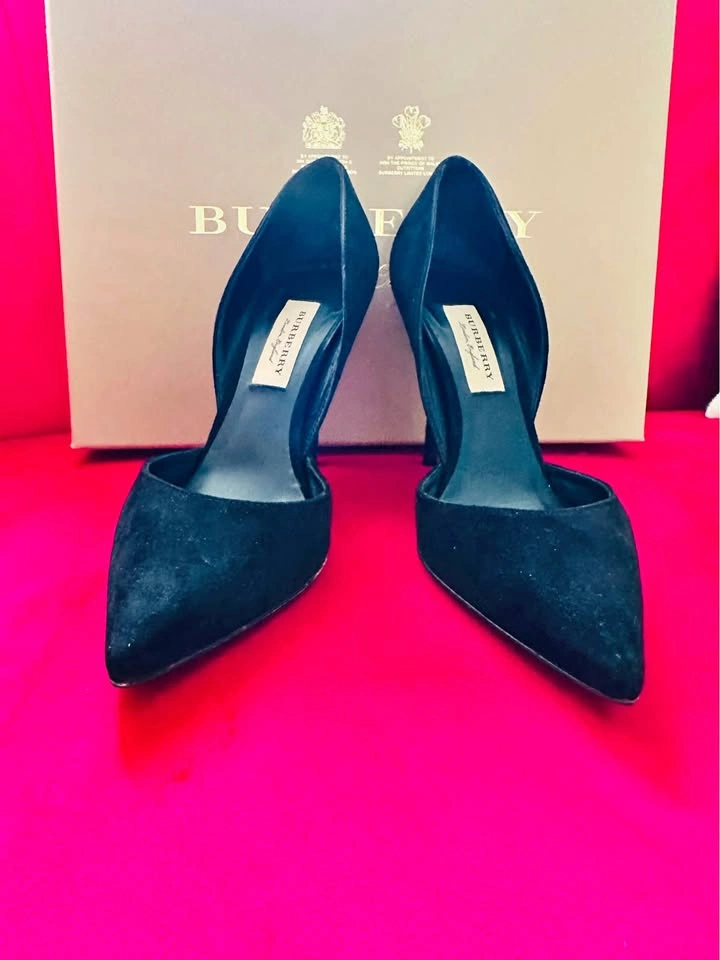 MUST GO_Burberry Black Heels – Classic Pointed Toe