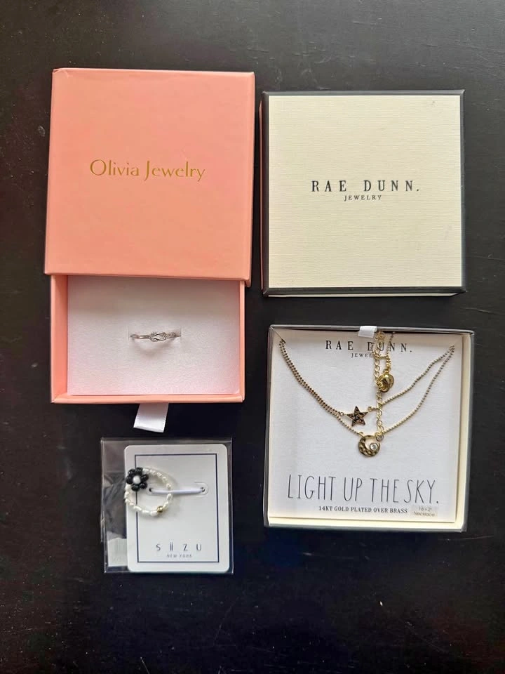 Jewelry Bundle: Silver Ring, Daisy Ring, Moon & Star Necklace