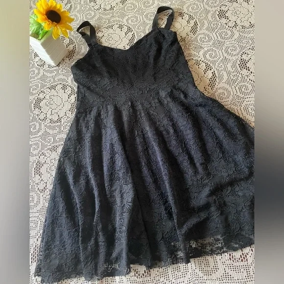 Free People Little Black Lace Dress (sweetheart neckline) - photo 5