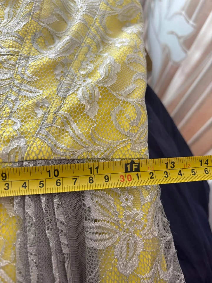 BCBG Max Azria Lov Yellow & Silver Floral Lace Dress Size 4 - photo 5