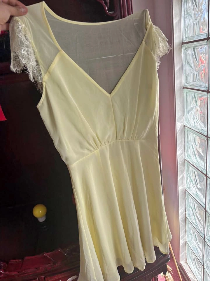 NWT ASOS MIDI dress light yellow, size small-medium