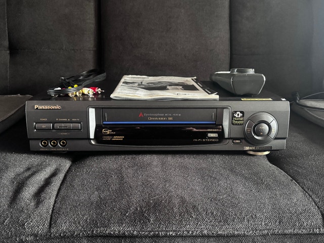 PANASONIC PV-V4660-K VCR (Omni Vision VHS) - photo 2