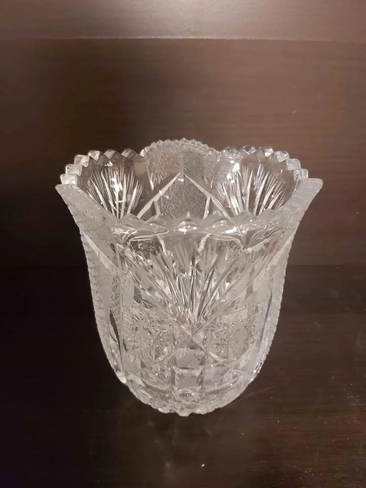 Vintage crystal vase image indicator(4)
