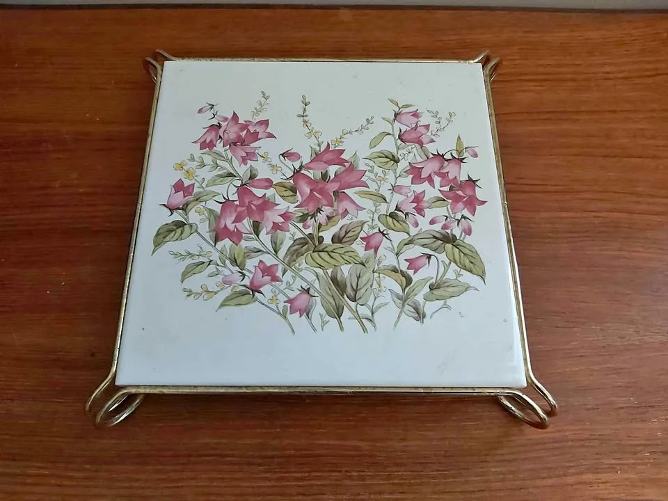 Vintage ceramic trivet, made in Italy thumbnail