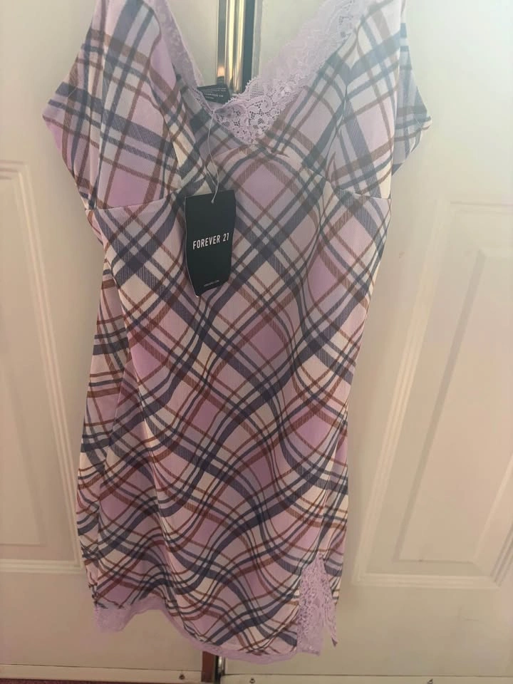 NWT Forever 21 mini floral purple dress size small! Pickup in ea