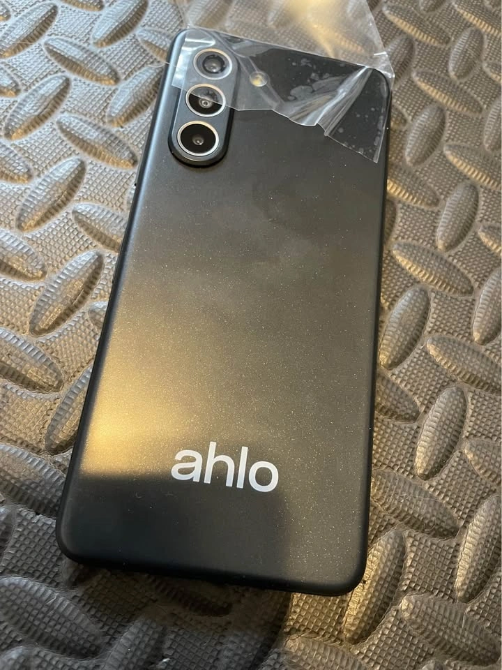 Like-New 128GB Phone (5G) - photo 2