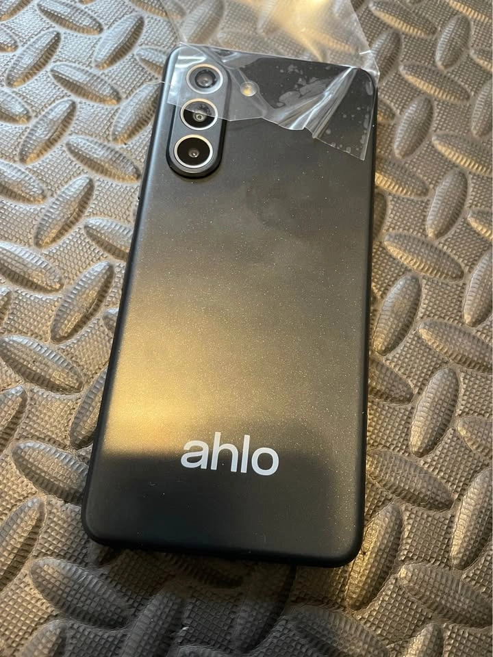 Like-New 128GB Phone (5G) - photo 3