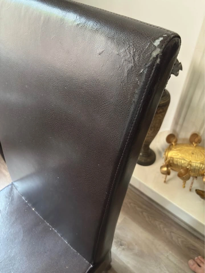 Free- Set of 5 Leather Chairs (not broken) - photo 2