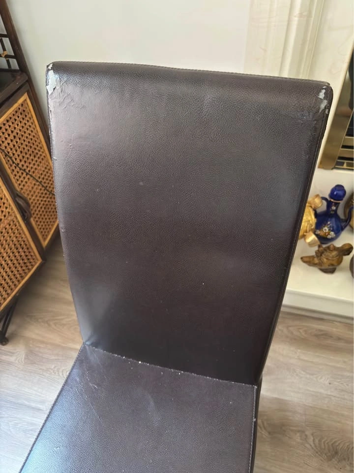 Free- Set of 5 Leather Chairs (not broken) - photo 3