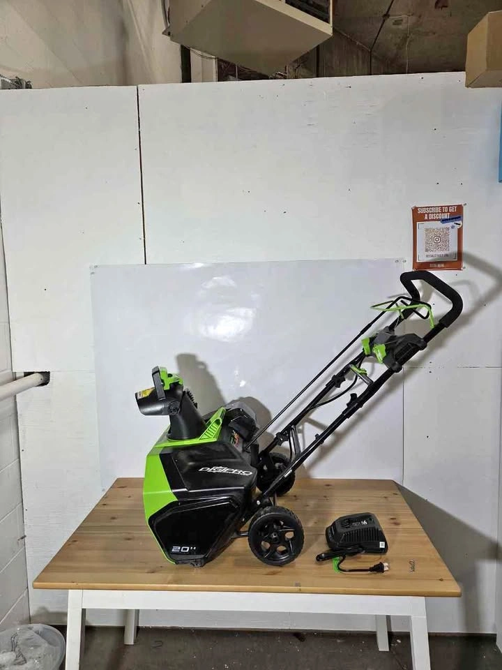Greenworks 40V 20 Inch Cordless Snow Blower, New