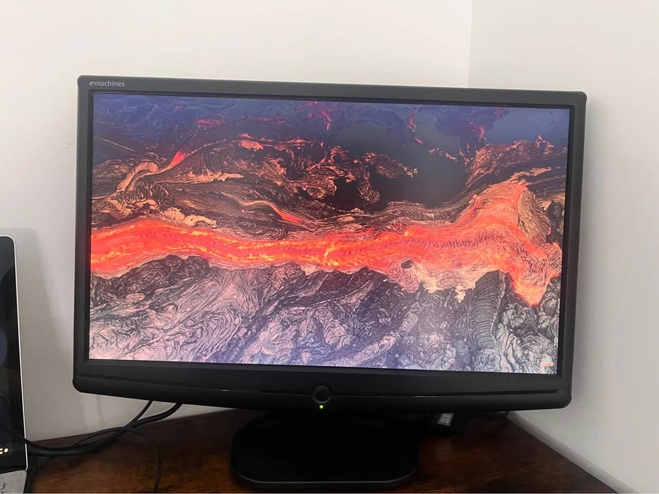 EMachine Monitor 20inch - photo 2