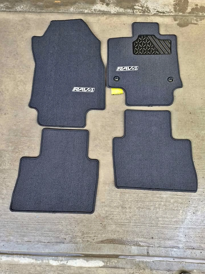 Floor mats for Toyota RAV4