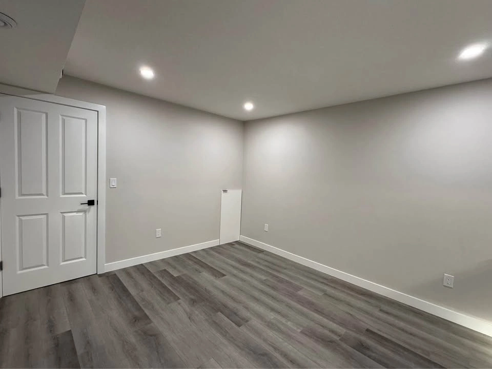 1 Bed 1 Bath Basement Suite Available May 1st!! - photo 2