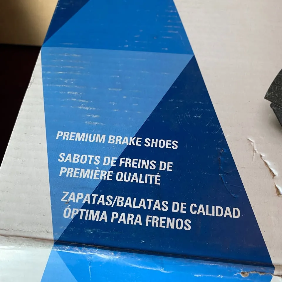 Wagner Premium Drum Brake Shoe Rear Z723 (New Opened Box) image indicator(3)