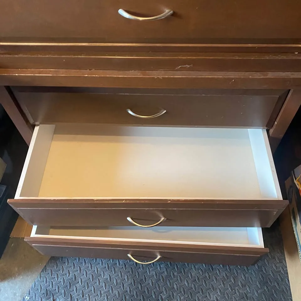 Hotel Style 3 Drawer Brown Dresser w/ Glass Top image indicator(4)