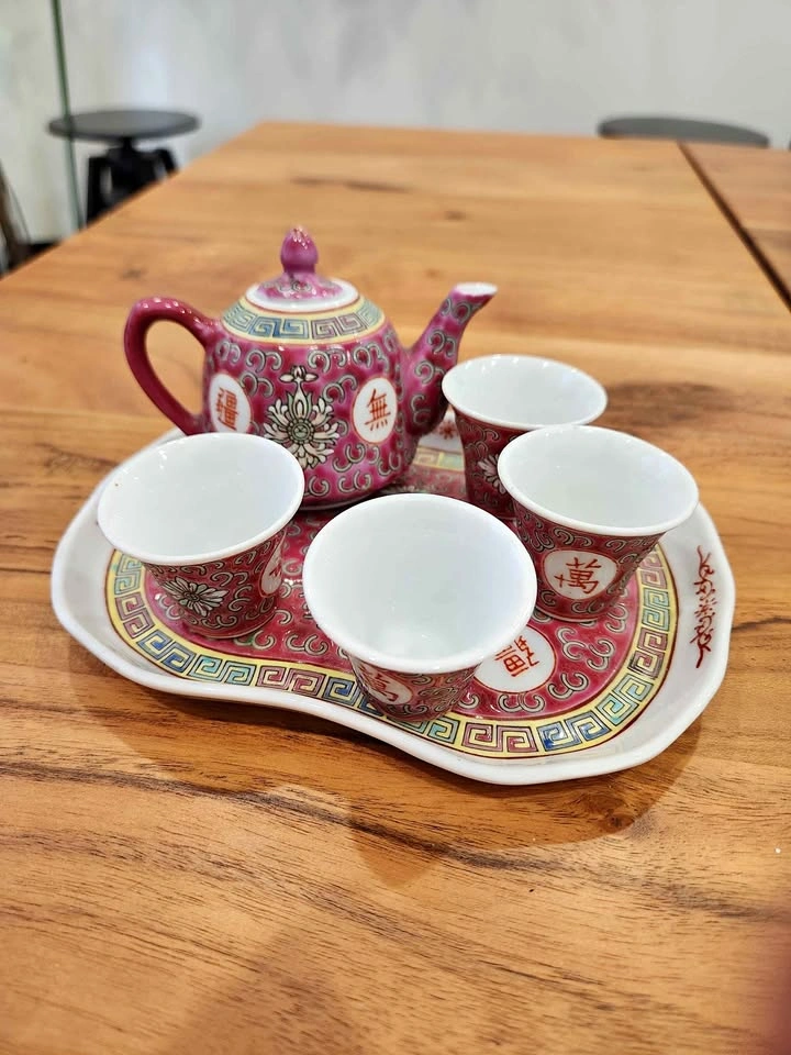 🥕 Jingdezhen Mun Shou Longevity Teapot & Sake Set
