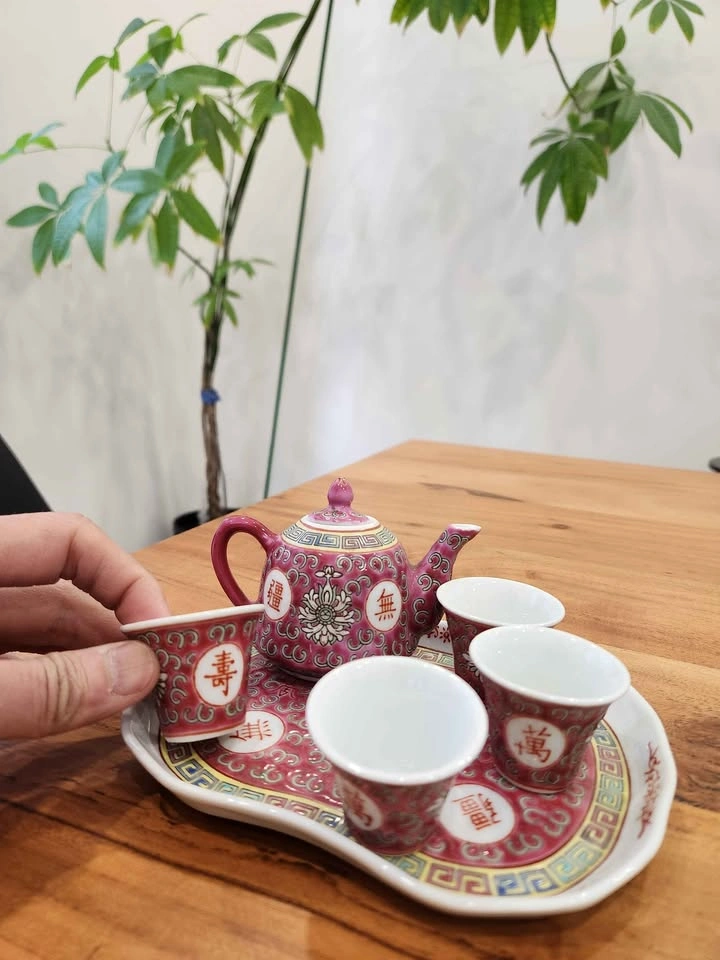 🥕 Jingdezhen Mun Shou Longevity Teapot & Sake Set - photo 2