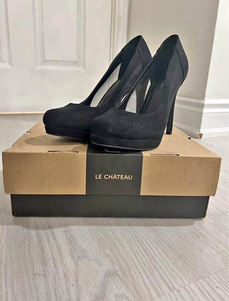 Black High heels size 8
