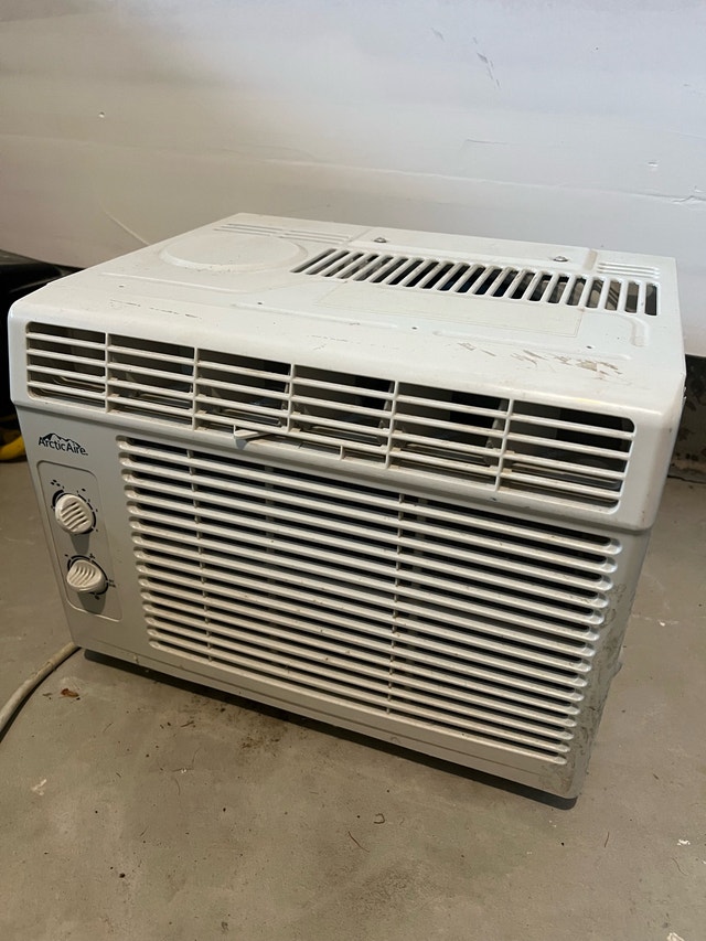 ArcticAire Window Air Conditioner – 5,000 BTU – Works Great