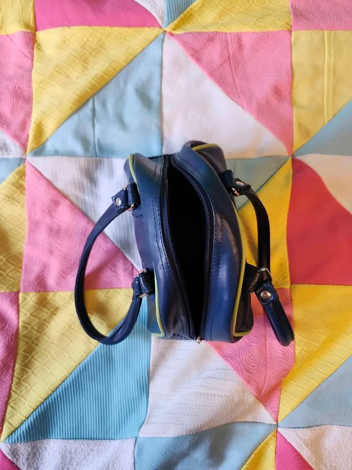 2000s Bowling bag style purse image indicator(6)