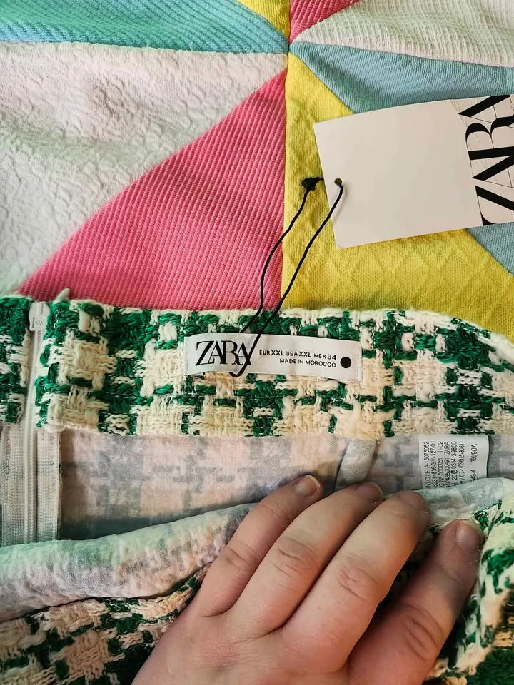 Green and white tweed skirt by Zara! image indicator(4)