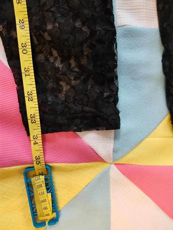 Black floral lace leggings image indicator(5)