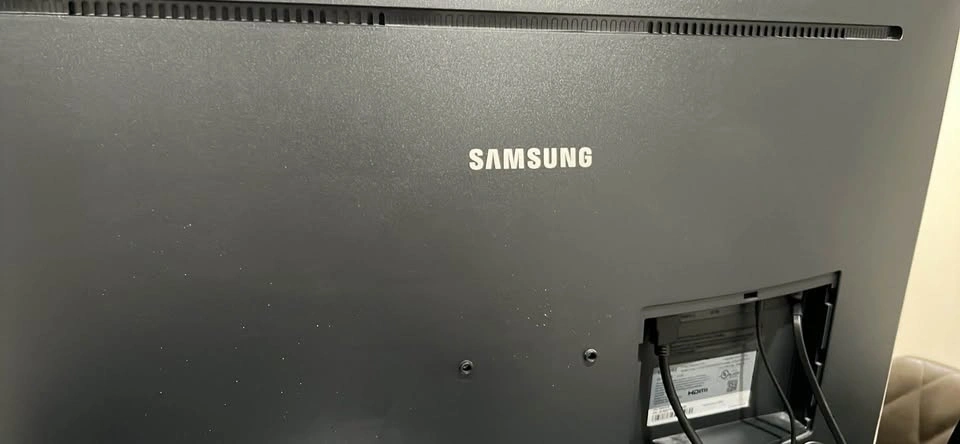 Samsung Curved Monitor 32” 144Hz - photo 3