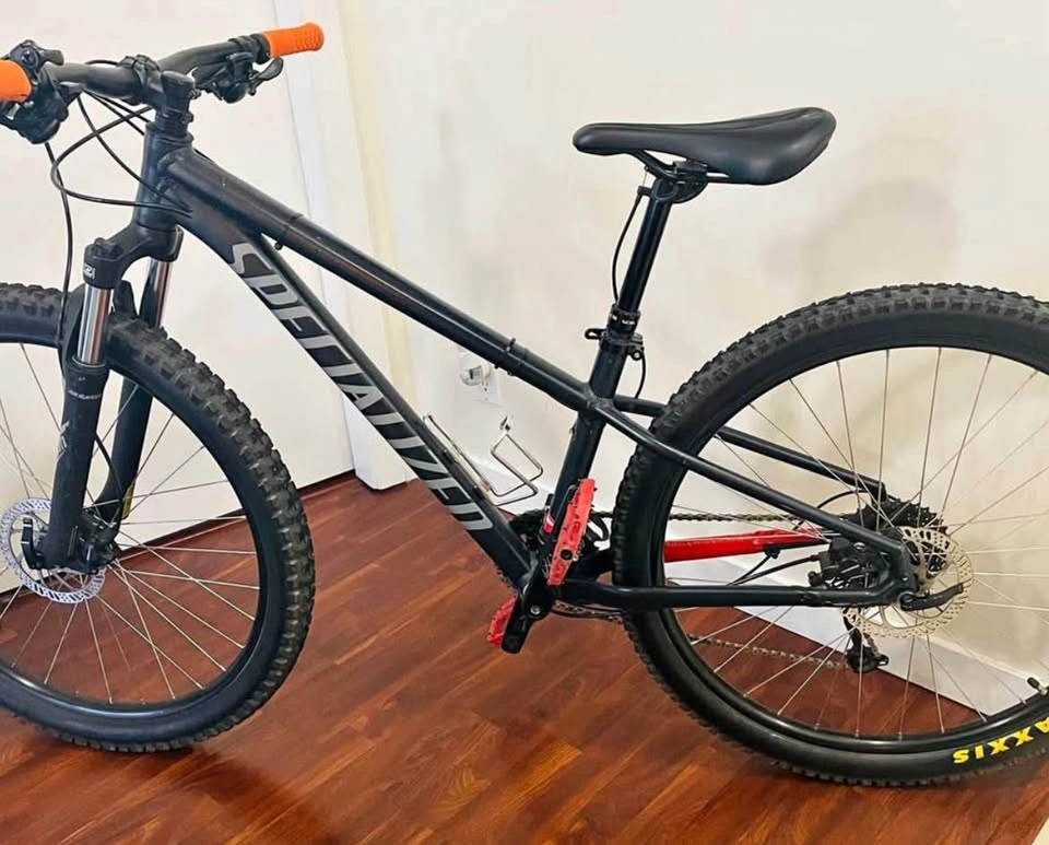 Specialized Hardtail Mountain Bike 🚵‍♂️ (Size 27.5) - photo 3