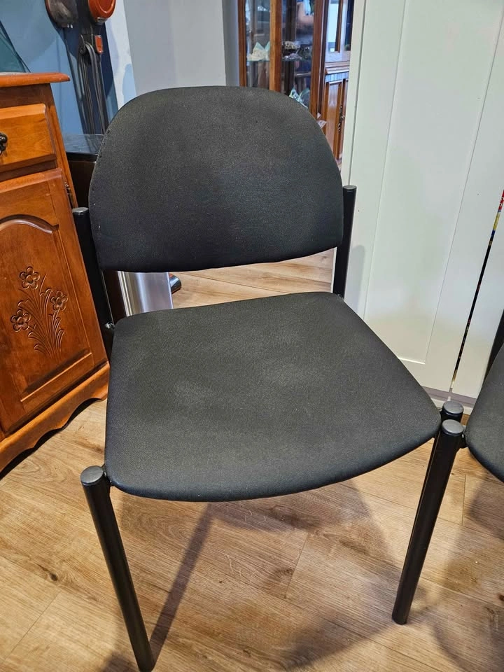 3 Black Chairs - photo 3