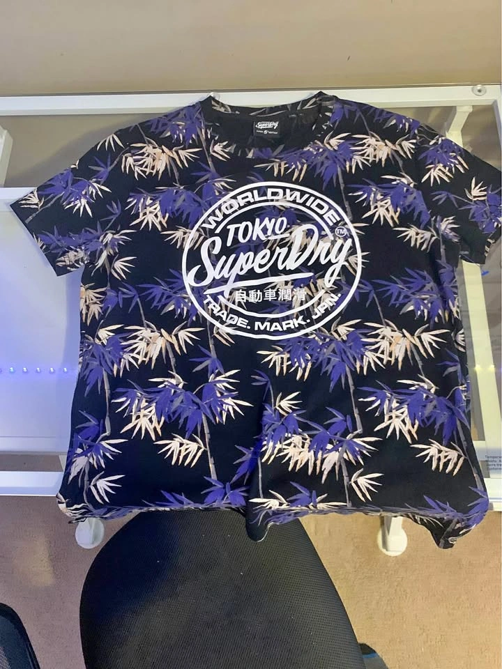 Superdry Tokyo Worldwide Tee - Size L